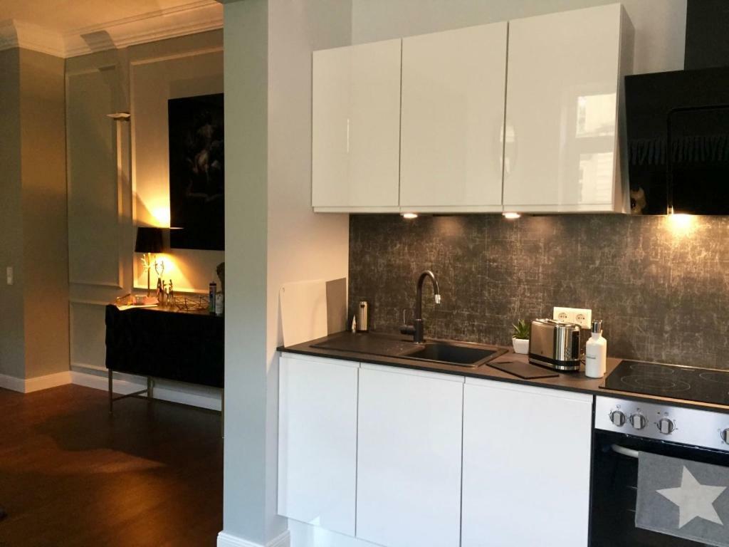 Altbauwohnung Im Herzen Von Karlsruhe Buitenkant foto